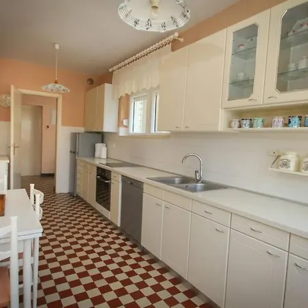 Dom wakacyjny Holiday Home Bajelo
