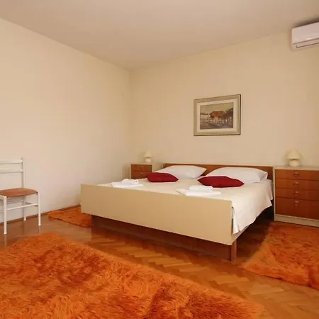 Holiday Home Bajelo Kaštela