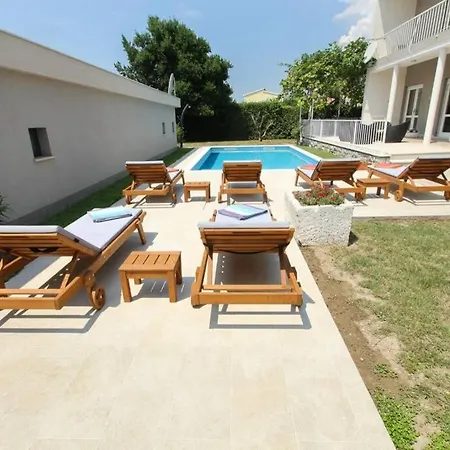 Dom wakacyjny Holiday Home Bajelo *